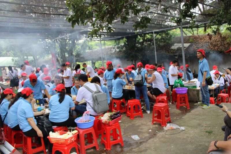 歐米公司團(tuán)隊(duì)活動燒烤照片