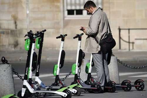 校園共享電動(dòng)滑板車